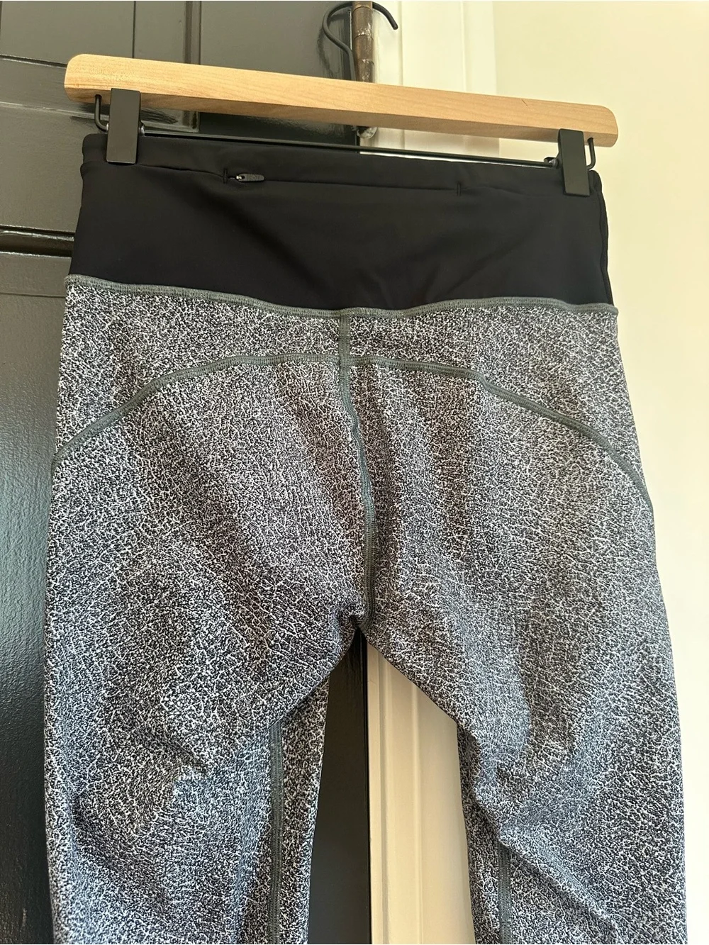 Lululemon Run The Day Crop *23